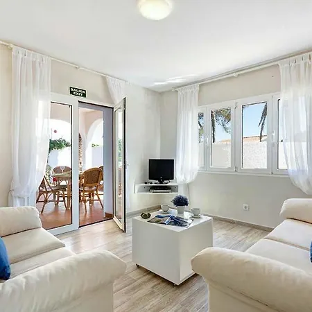 Torre Soli Nou Sleeps 4 Pool Air Con Wifi